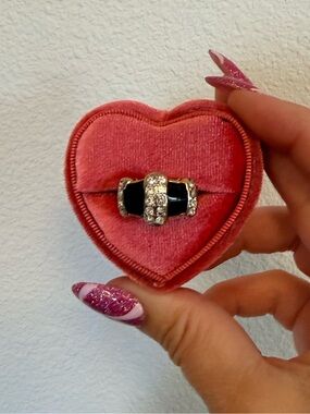 Gold-Tone Ring with Black Enamel and Clear Crystals - vintage - Size 6